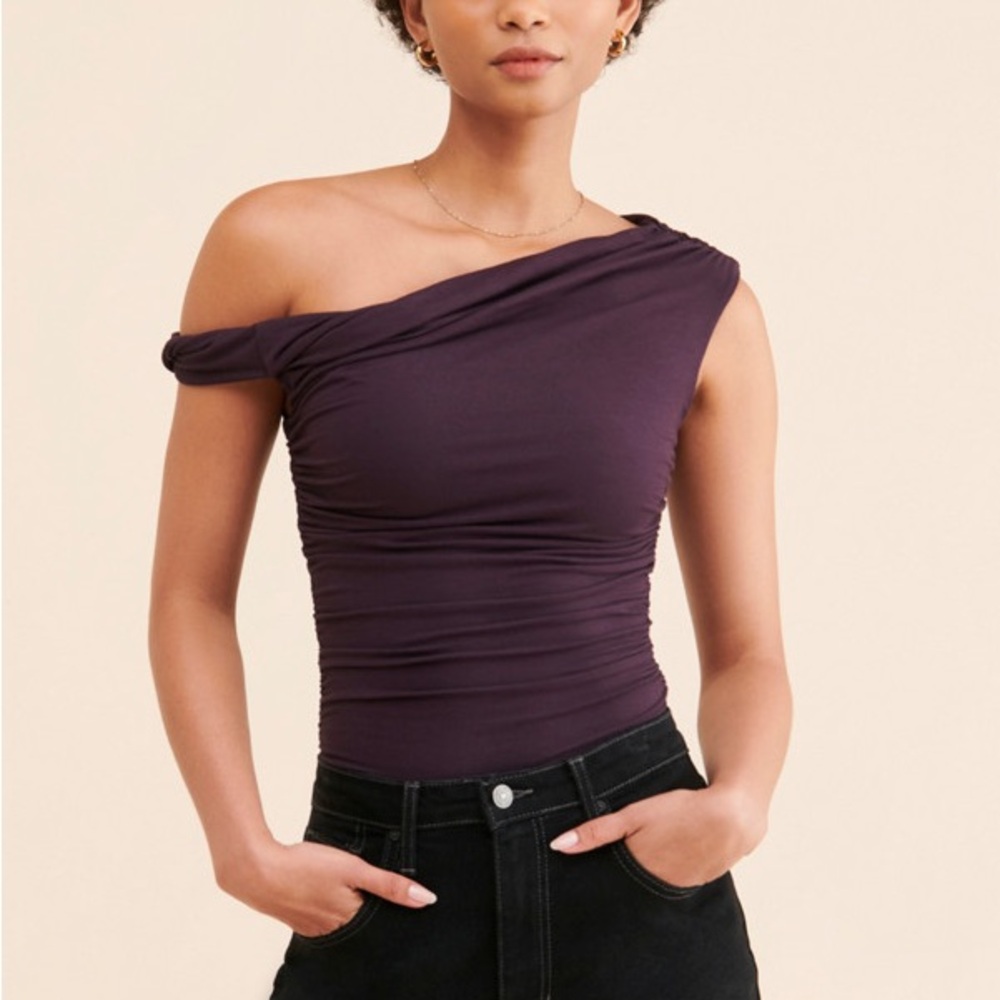 AGOLDE Hilma Twist Sleeve Off the Shoulder Bodysuit in Dark Purple Plum
